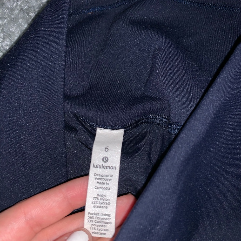 navy lululemon yoga pants